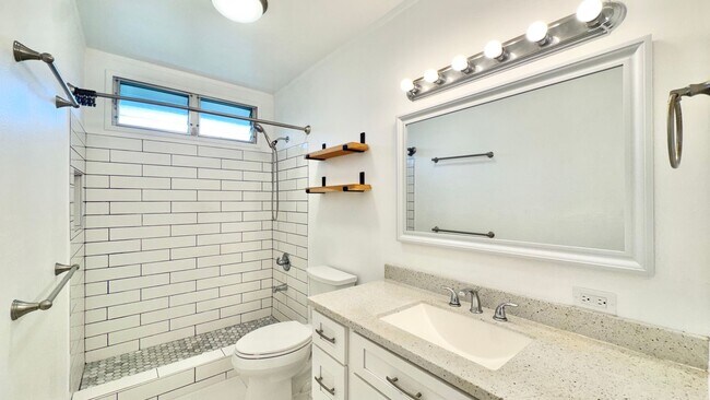 Building Photo - 98-801 B Noelani St Apt 83