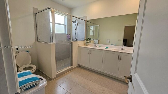 Building Photo - 1146 SE 26th Ter