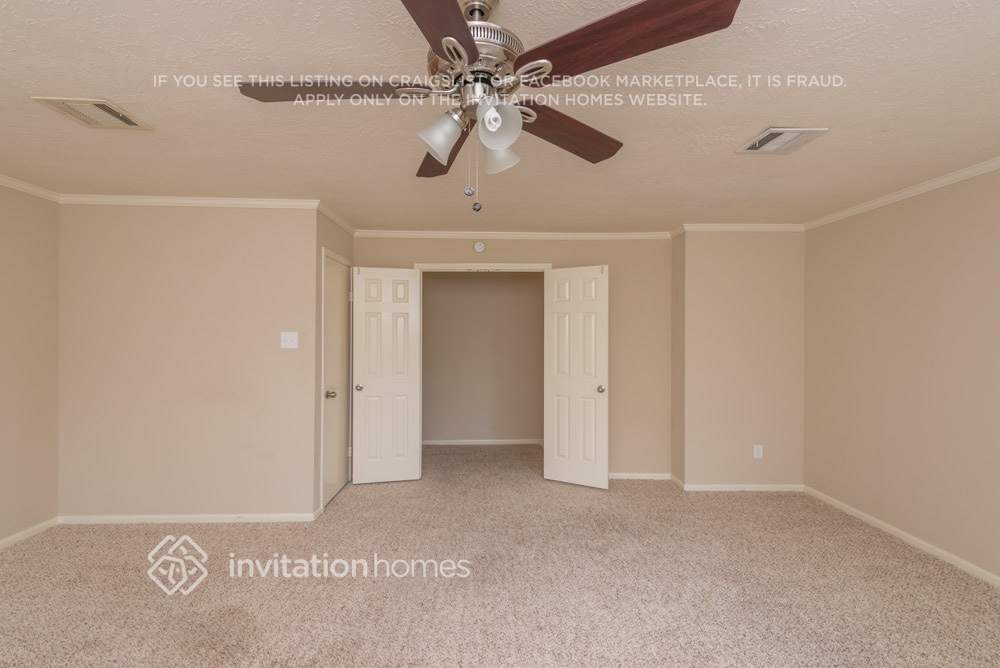 Building Photo - 15119 Manor Hill Dr