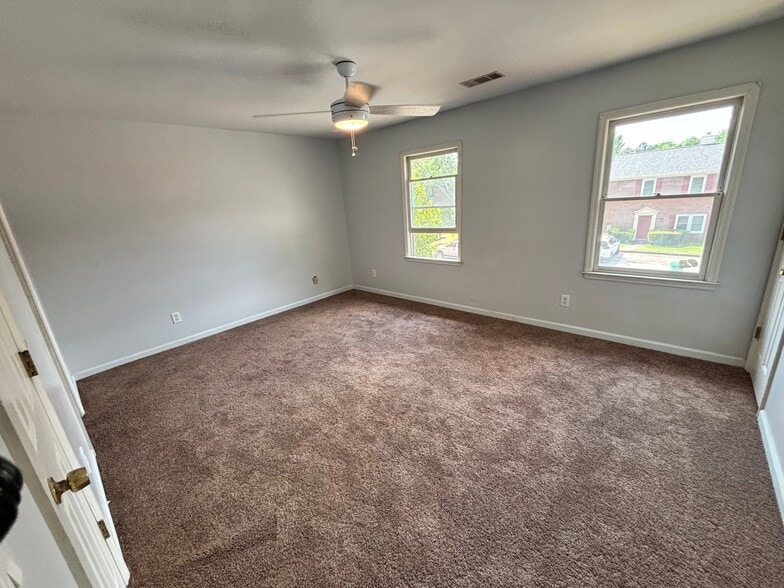 Building Photo - 4698 Shumate Dr