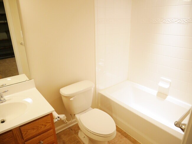 Building Photo - Gorgeous Townhome Located at Preserves at ...