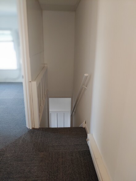 Building Photo - 23 N Front St