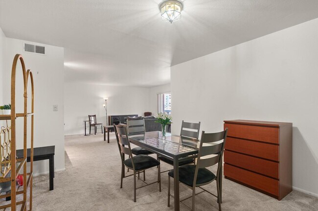 Building Photo - 7910 E Camelback Rd