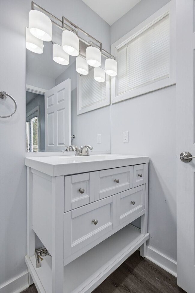 Building Photo - West Nashville Rental