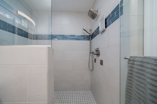 Building Photo - Spacious Madison Home with Pool, Game Room, Bonus Room & Prime Location