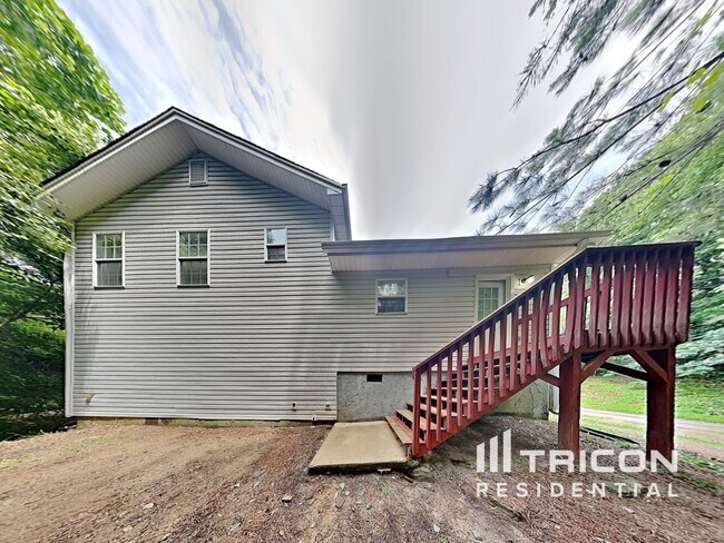 Building Photo - 238 Brookside Dr