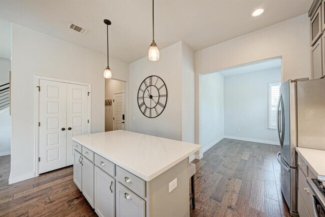 Building Photo - 10201 Cienega Cove