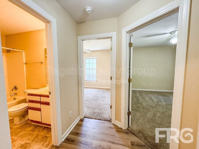 Building Photo - 5180 Deveron St