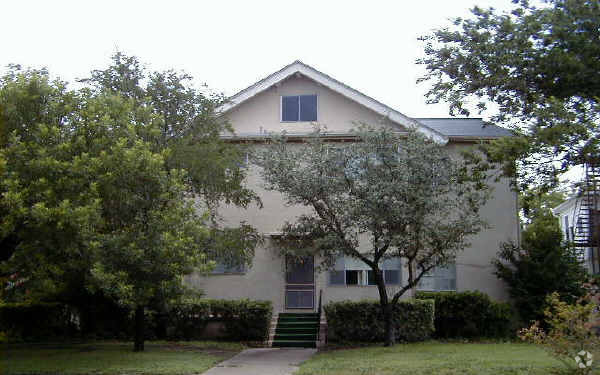 Building Photo - 315 W Magnolia Ave