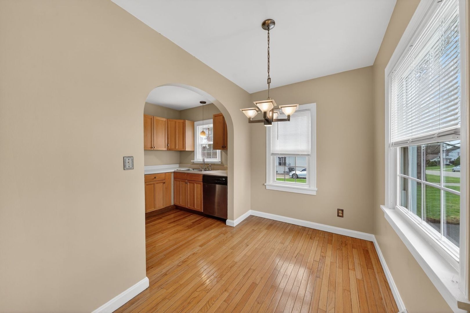 Building Photo - 1133 Milford St NE