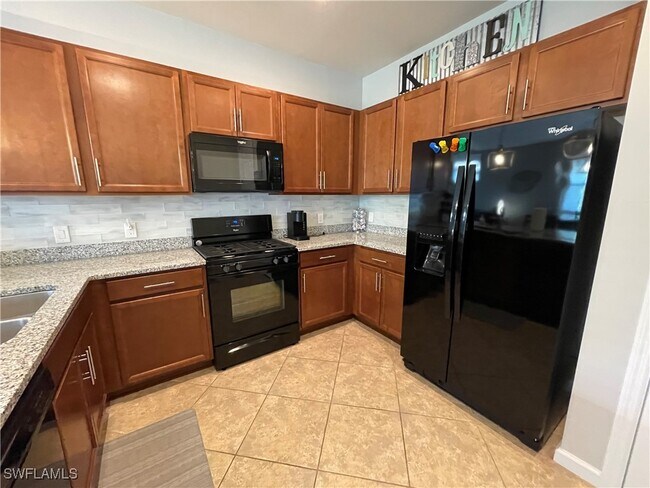Building Photo - 7631 Jacaranda Ln