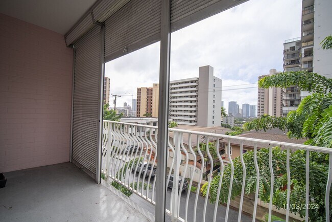 Building Photo - $2,100 / 1 Bed / 1 Bath / 410ft² – BOUTIQUE TERRAZZA