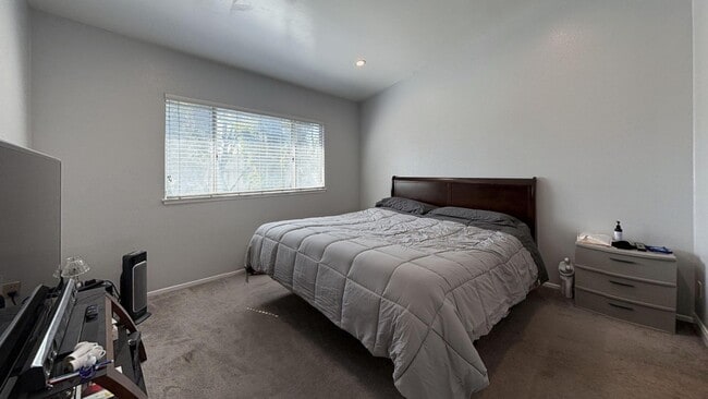 Building Photo - 831 Carlton Privado