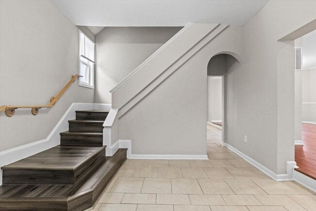 Building Photo - 6BR / 5BA Single-Family Home | 2,663 Sq Ft | Private Driveway | Deck | $4,200/mo Spacious 6-bedro...