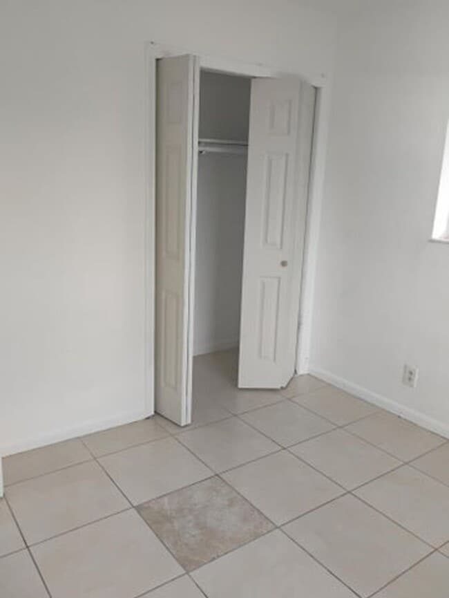 Building Photo - 4116 Riverside Dr