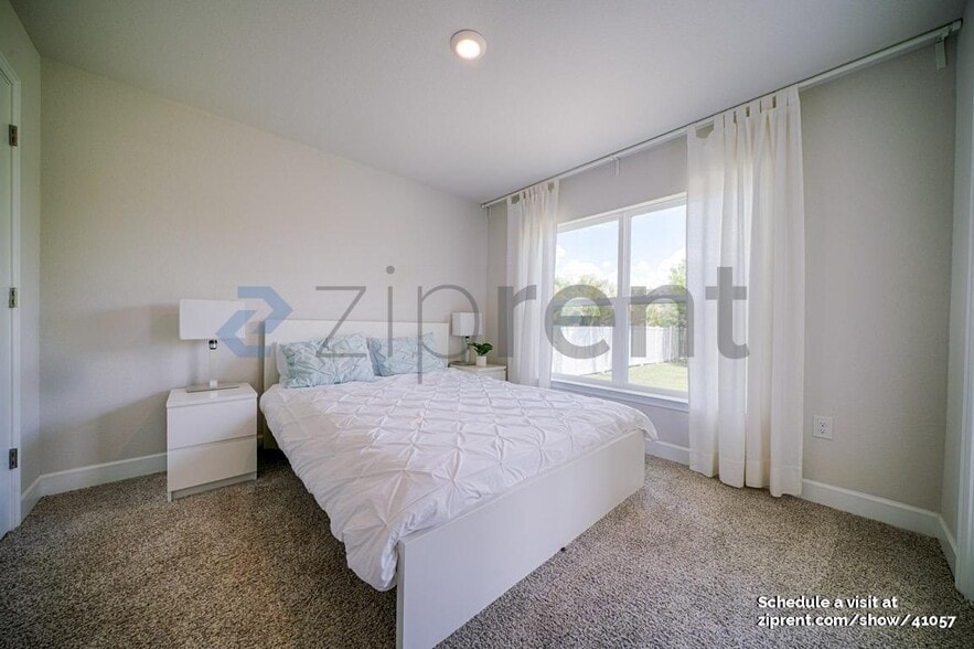 Building Photo - 15329 Aldama Cir