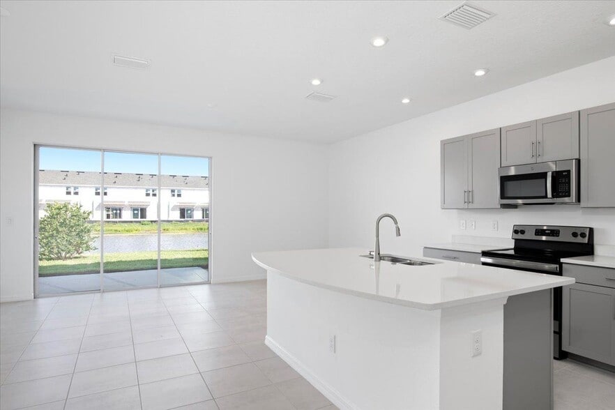 Building Photo - 5756 Haven Ter