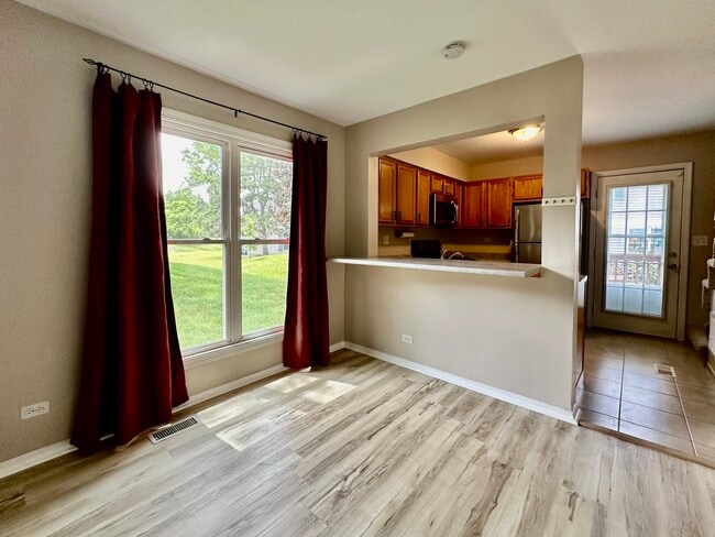 Building Photo - 2450 Devonshire Ct