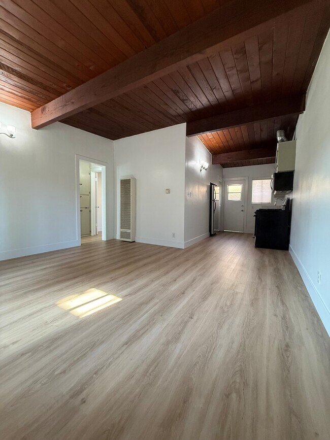 Building Photo - 5629 Cleon Ave