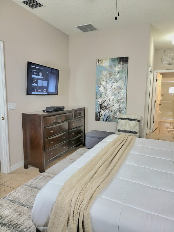 Building Photo - 2720 Oakwater Dr