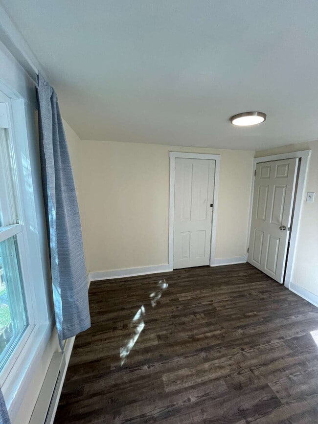 Building Photo - Spacious 3 Bedroom Apartment Near IUP – Ideal for Roommates