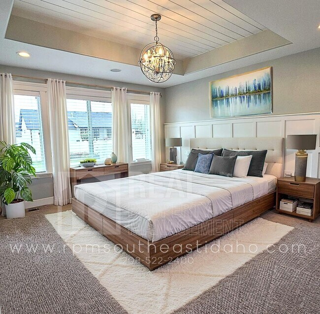 Building Photo - Gorgeous 6 Bedroom, 3 Bathroom Home in Mountain Bend in Ammon - By Real Property Management