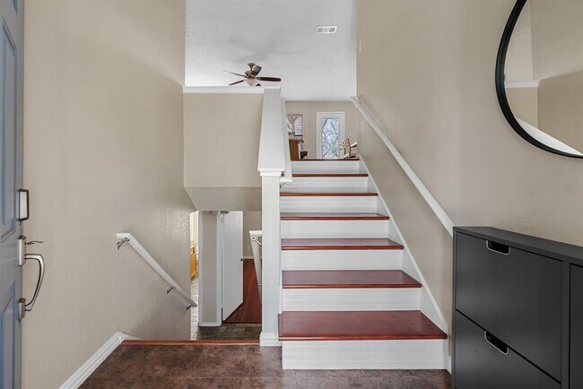 Building Photo - 8303 Wexford Dr