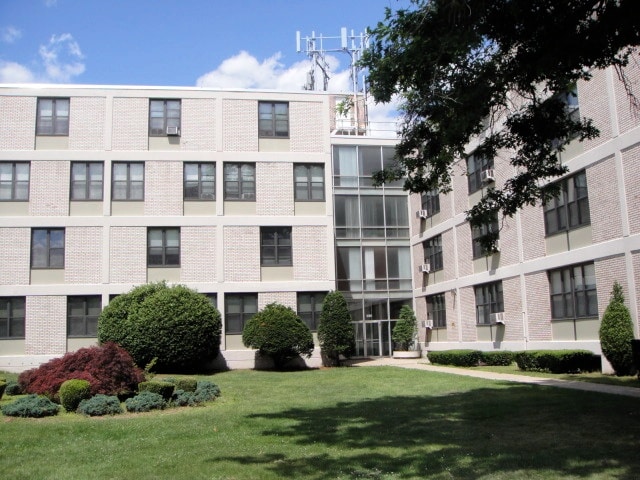 Building Photo - 1015 Whalley Ave