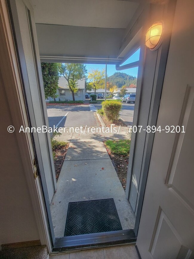 Building Photo - Cloverdale Meadow Condo Available Now
