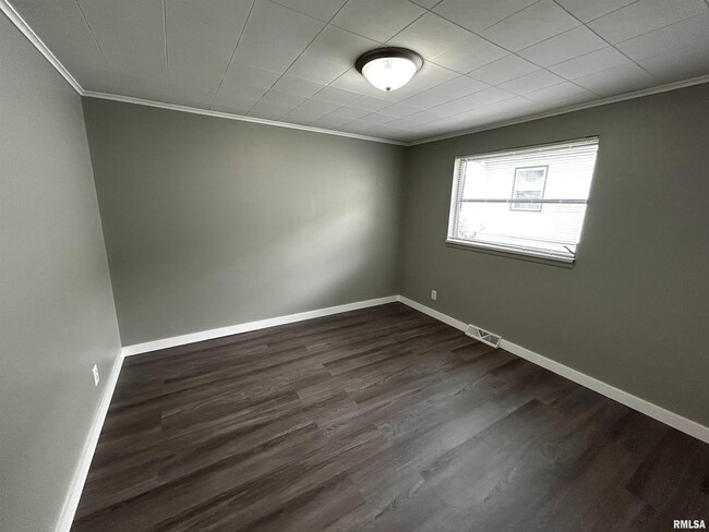 Building Photo - 135 Shadoway Dr