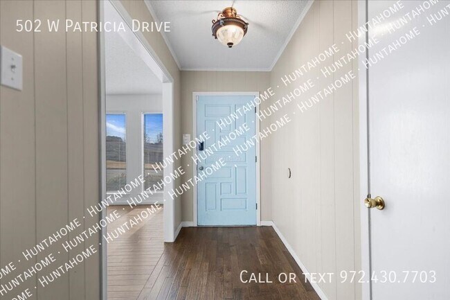 Building Photo - 502 W Patricia Dr