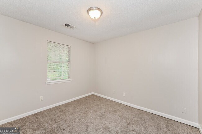 Building Photo - 5348 Kirk Dr