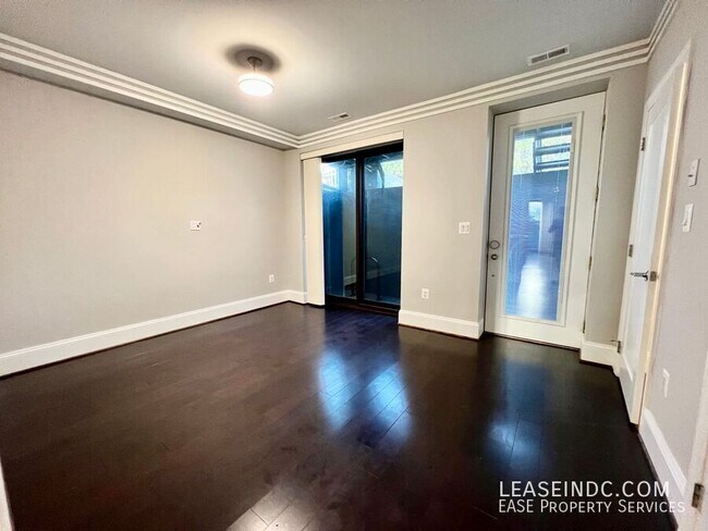 Building Photo - 4525 1/2 Georgia Avenue NW-#1