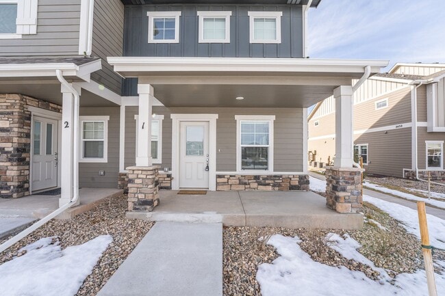 Building Photo - Stunning 3 Bedroom 2 Bathroom townhome in Fort Collins!