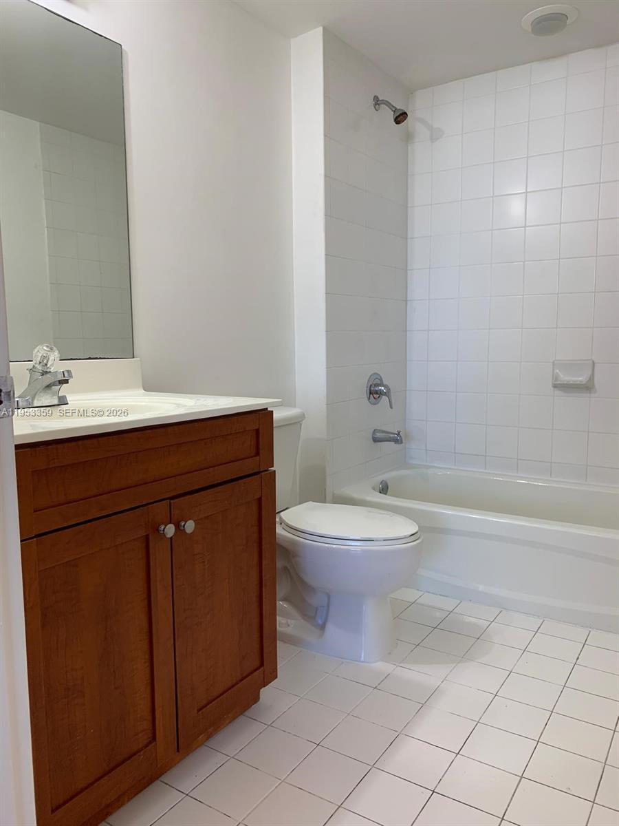 Building Photo - 36 NW 6th Ave