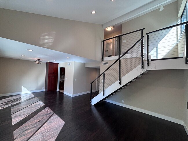 Building Photo - ALMADEN VALLEY-Beautifully upgraded 3-bedroom, 2.5-bath end-unit townhome