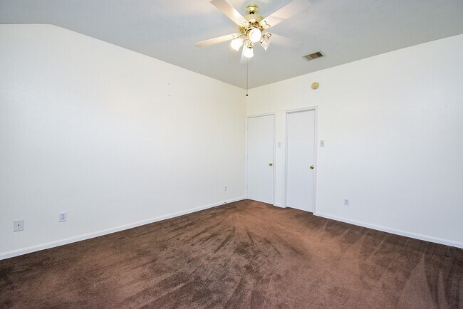 Building Photo - 20802 Oak Rain Ct