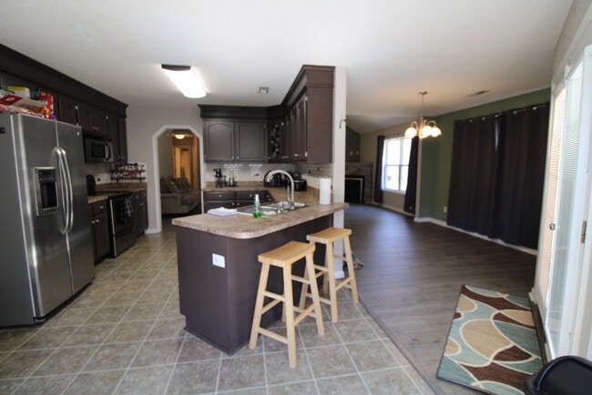 Building Photo - 1835 Lirope Way