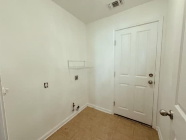 Building Photo - 130 Rush Haven