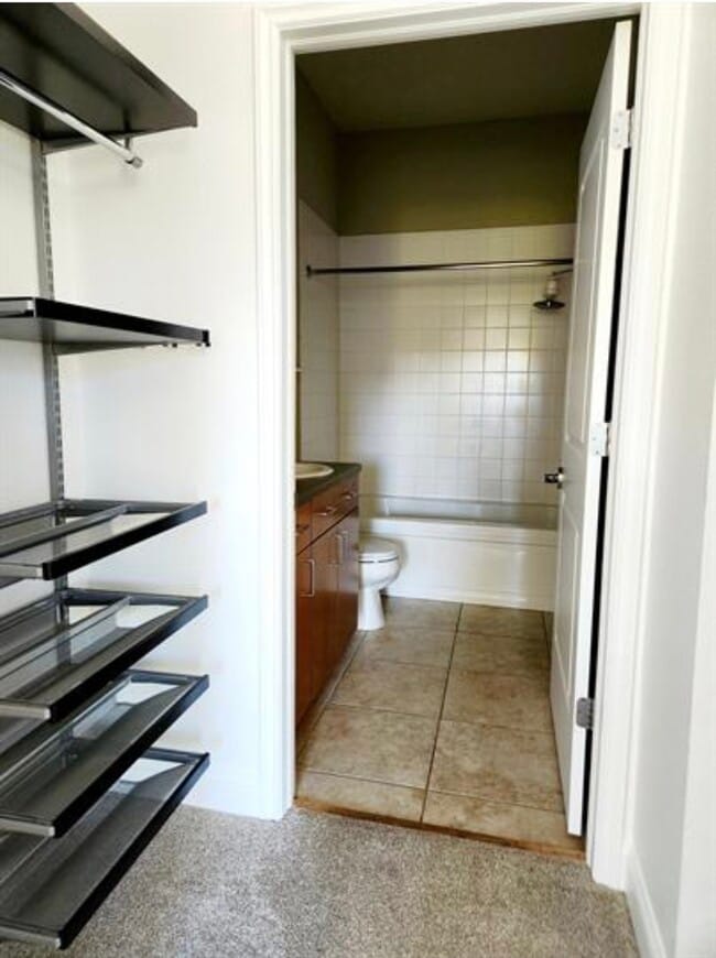 Building Photo - 5401 S Park Terrace Ave