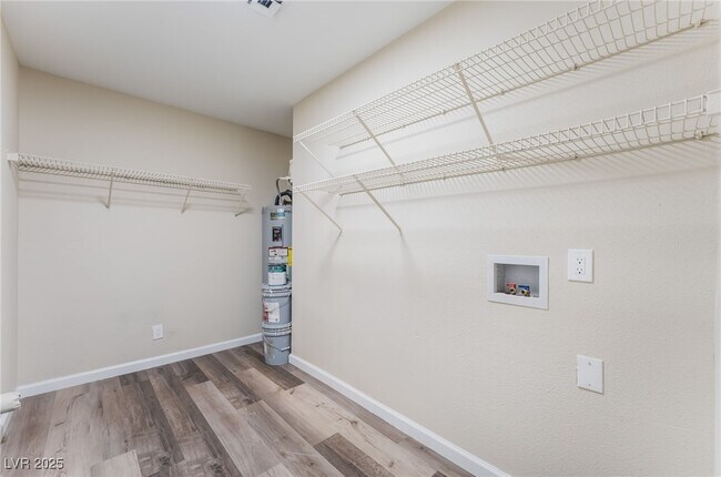 Building Photo - 700 Van Ert Ave