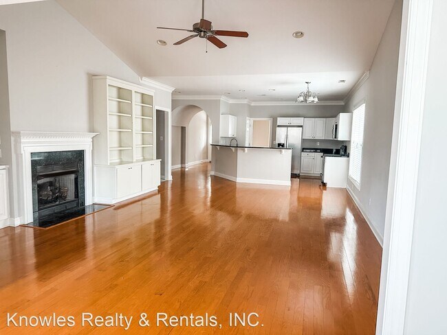 Building Photo - 4 br, 3 bath House - 5033 Gorham Avenue