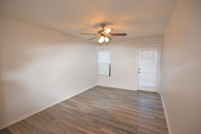 Building Photo - First Floor Condo in Norfolk