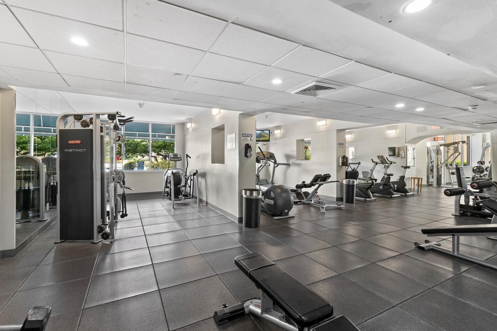 Building Photo - 888 Brickell Key Dr