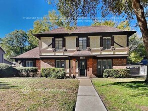 Building Photo - 3822 Stillview Dr