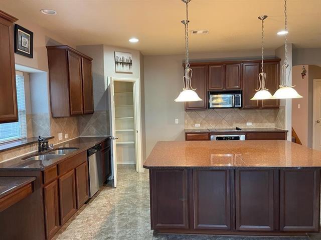 Building Photo - 7104 Sugarplum Dr