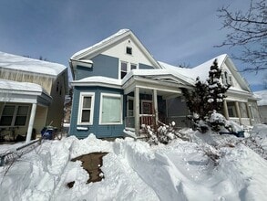 Building Photo - 724 Washington St