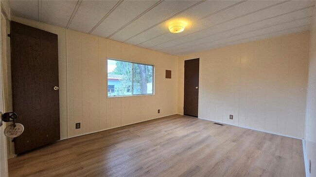 Building Photo - 7393 Fairlane Ave