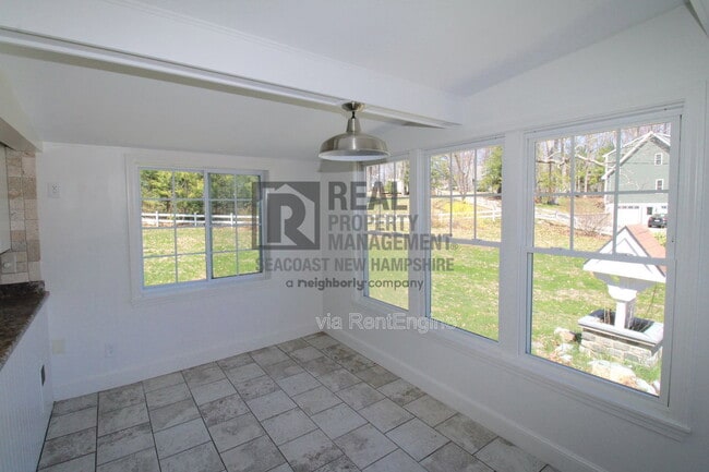 Building Photo - 94 Lakeshore Dr