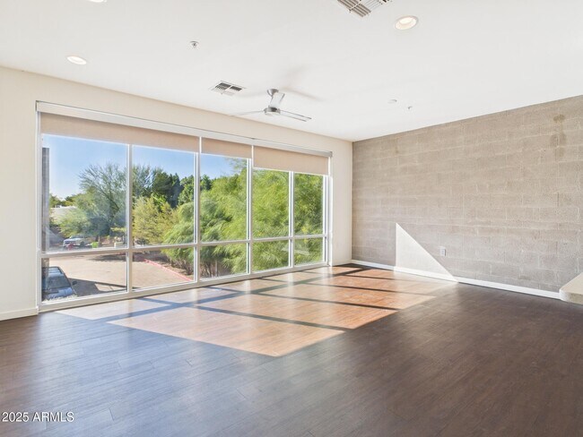 Building Photo - 4700 N 40th St